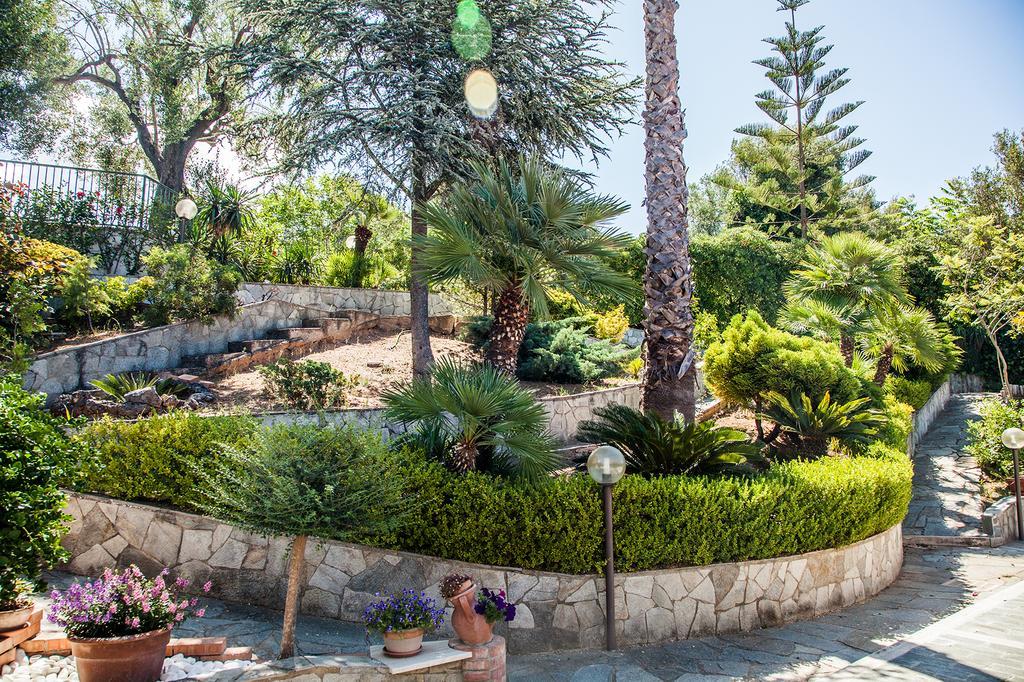 Bed And Breakfast El Dueno Palinuro Bagian luar foto